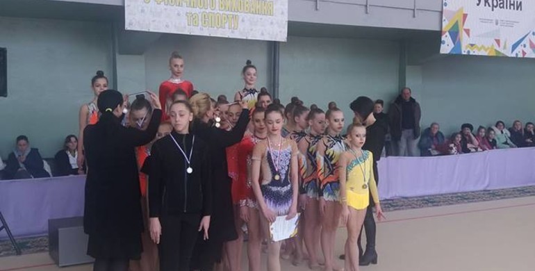 Рівненські гімнастки стали третіми на Всеукраїнській гімназіаді [+ФОТО]