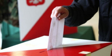 У Польщі перенесли президентські вибори, які мали відбуватись поштою