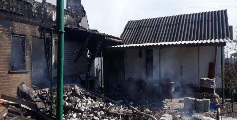 Внаслідок пожежі згорів двохповерховий будинок на Рівненщині
