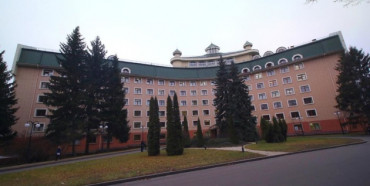 Зеленського та Єрмака госпіталізували, вони  в ізольованих палатах лікарні «Феофанія»