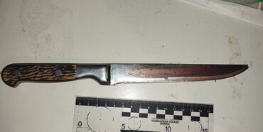 На Рівненщині чоловік встромив батьку ножа в груди, бо той не дозволив приєднатись до застілля 