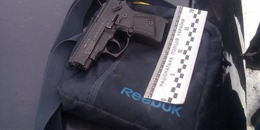 На Рівненщині у  нетверезого водія патрульні знайшли зброю