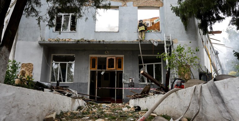 У Рівному внаслідок російської атаки поранено 20 людей: двоє перебувають у важкому стані 