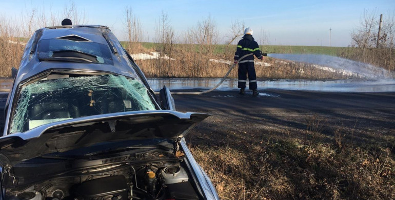 У Острозькому районі водій не впорався з керуванням та злетів з траси (ФОТО)