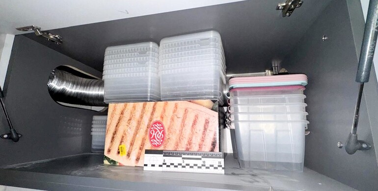 Судитимуть зловмисницю, яка обікрала квартиру родички в Рівному  Судитимуть зловмисницю, яка обікрала квартиру родички в Рівному