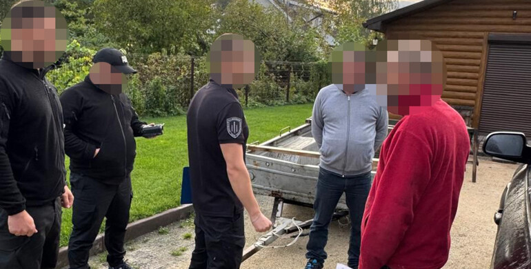 У Рівному затримали командира військової частини, який змушував підлеглих будувати йому дім
