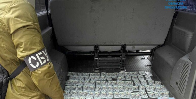 Голову однієї з громад Рівненського району викрили на хабарі Голову однієї з громад Рівненського району викрили на хабарі