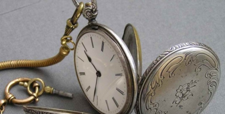У громадянки Молдови на Рівненській митниці відібрали старі годинники