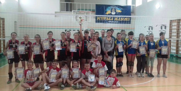 Волейболістки Рівненщини перемогли на міжобласному турнірі 