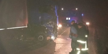 Нічне ДТП на Рівненщині: вантажівка збила людей