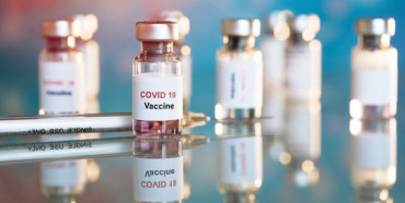 Хто першим в Україні отримає вакцину від COVID-19