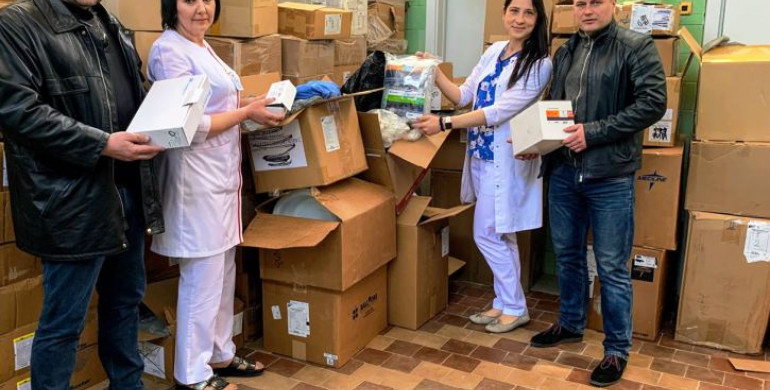 Рівненська обласна дитяча лікарня отримала 2,5 тонни благодійних медпрепаратів 