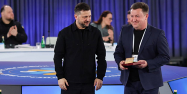 Президент відзначив та нагородив голову Городоцької громади під час Конгресу регіональних влад