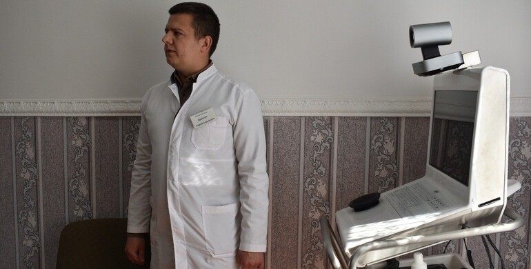 Жителів віддалених громад Рівненщини консультуватимуть вузькі спеціалісти віддалено