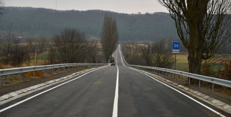 На Рівненщині за рік відремонтували майже 235 км доріг
