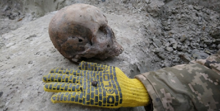 На Володимиреччині відкопали братську могилу вбитих воїнів УПА