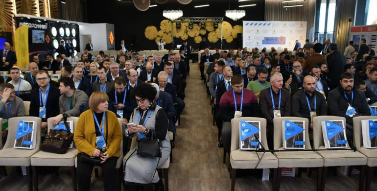 У Рівному зібрався Західноукраїнський форум аби обговорити питання доріг в області (ФОТО)