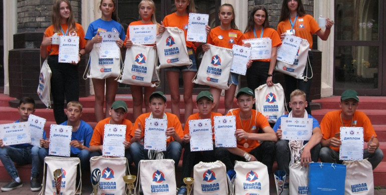 Юні рівненські рятувальники із бронзою Всеукраїнських змагань (ФОТО)