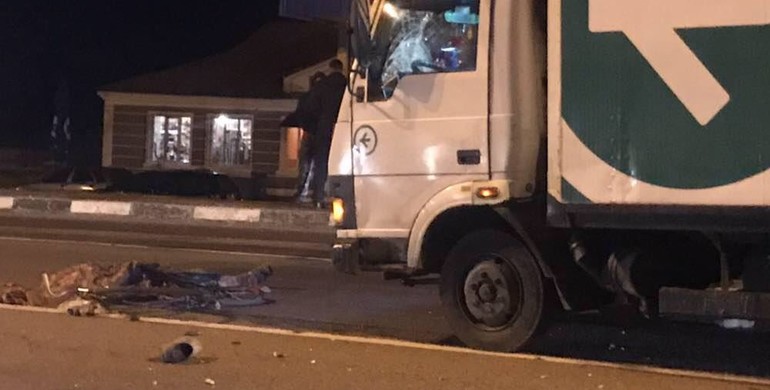 Смертельна ДТП на Рівненщині: чоловік загинув під колесами вантажівки