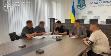 Екскерівника служби доріг на Рівненщині підозрюють у поверненні білоруській фірмі гарантії на 7,5 млн гривень 