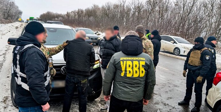 На Рівненщині двоє чоловіків організували незаконний перетин кордону