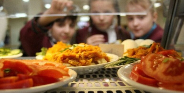 На Рівненщині аналізуватимуть закупівлю продуктів для шкільних їдалень