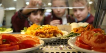На Рівненщині аналізуватимуть закупівлю продуктів для шкільних їдалень