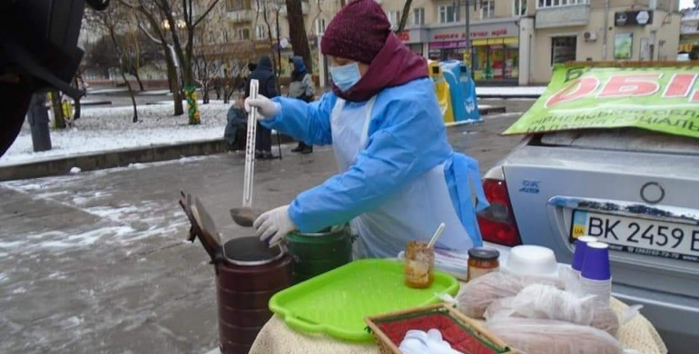  У Рівному працює пункт обігріву та у робочі дні роздають гарячі обіди