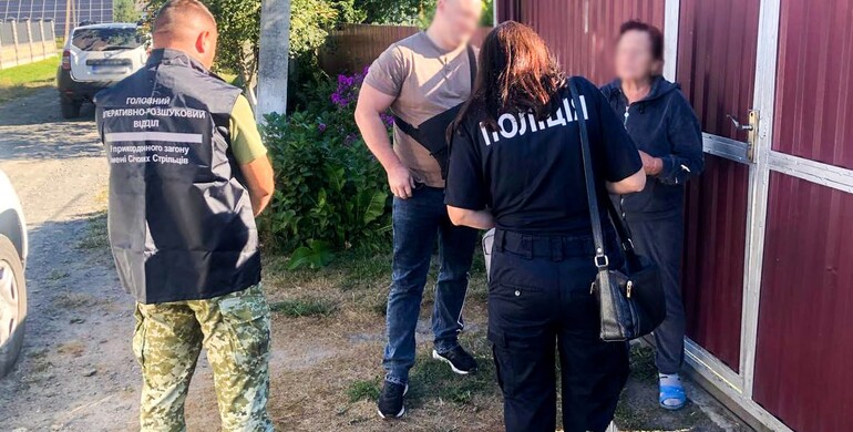 Волинянин переправив за кордон 17 чоловіків: слідчі Рівненщини повідомили йому про підозру 