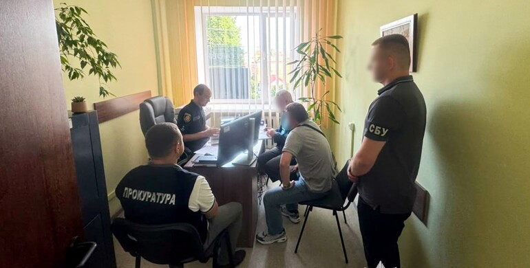 На Рівненщині колишньому головному лікарю додатково повідомлено про підозру