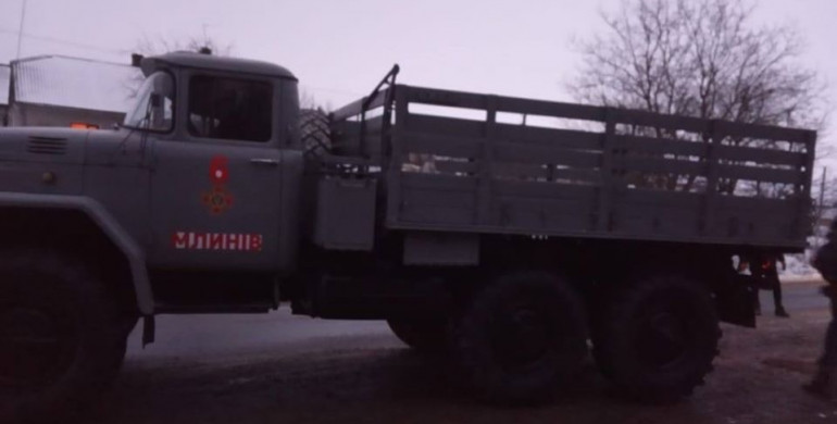 На Рівненщині перекинулася вантажівка, яка перевозила молоко (ФОТО)