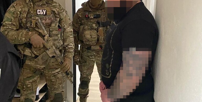 Рекетирам, які вимагали у рівнянина неіснуючий борг, загрожує до 12 років позбавлення волі 