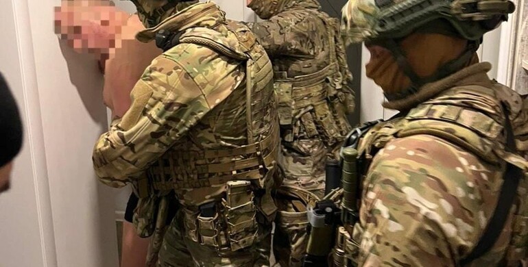 Рекетирам, які вимагали у рівнянина неіснуючий борг, загрожує до 12 років позбавлення волі 