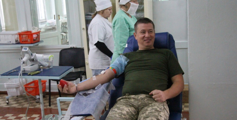 Рівненські військовослужбовці долучилися до флешмобу «Брати по крові» (ФОТО)