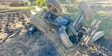На Млинівщині пенсіонер на саморобному тракторі перекинувся і загинув
