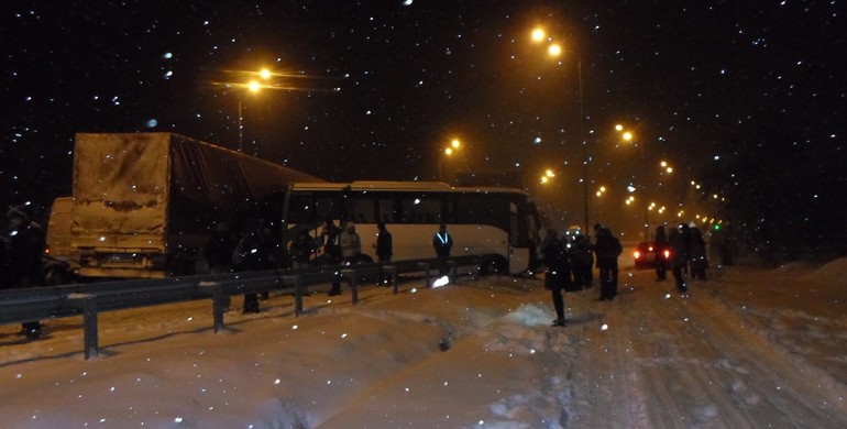 За пів доби рятувальники Рівненщини витягнули 23 вантажівки зі снігу [ОФІЦІЙНА ІНФОРМАЦІЯ]