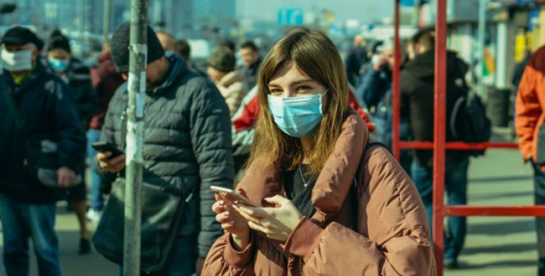 Що таке громадське місце: де в Україні заборонено бути без маски та як за це штрафуватимуть