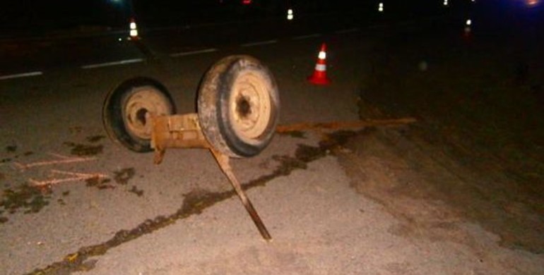 На Рівненщині смертельна ДТП: зіткнулись підвода з автівкою