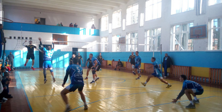 Набирає обертів Чемпіонат Рівненщини з волейболу