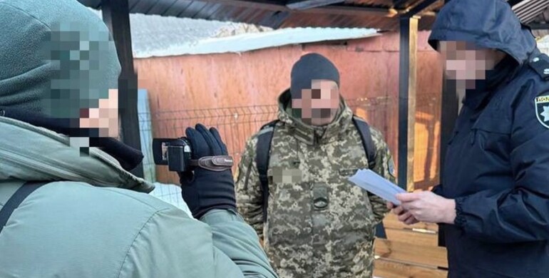 На Рівненщині СБУ викрила ділка, який торгував «тиловими» посадами