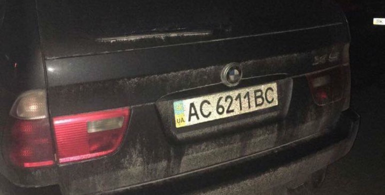 Біля Рівного п`яний "валютник" на BMW X5 насмерть збив двох жінок і утік [ФОТО]