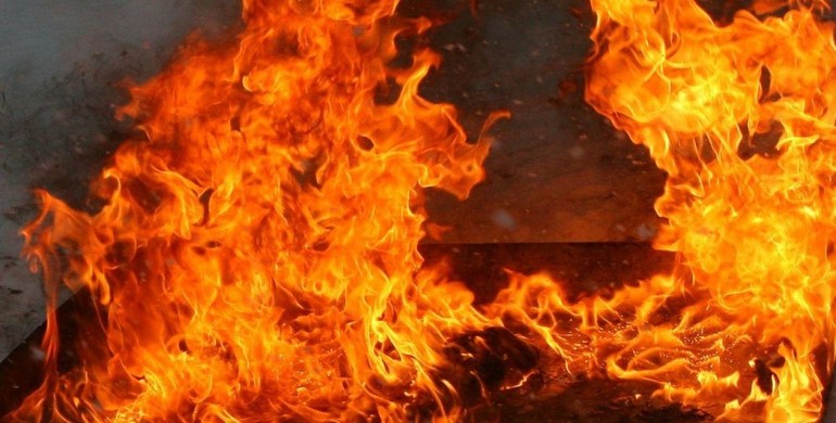 Під час пожежі на Рівненщині надзвичайники врятували бабусю