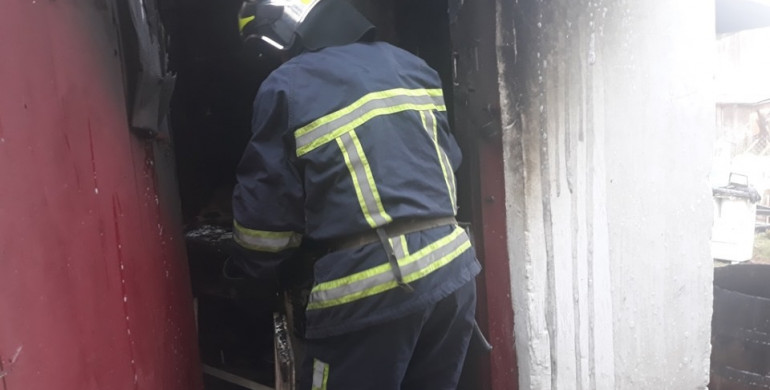 У Острозі сталася раптова пожежа у будинку (ФОТО)