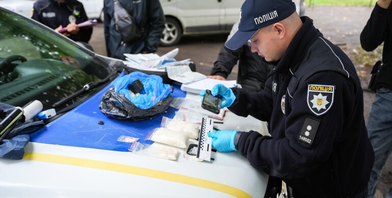 У Рівному спіймали наркодилера з великою кількістю психотропів  