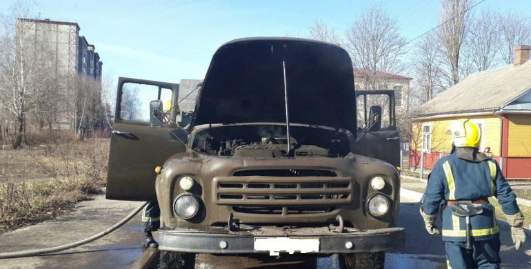 На Рівненщині загорілась вантажівка 