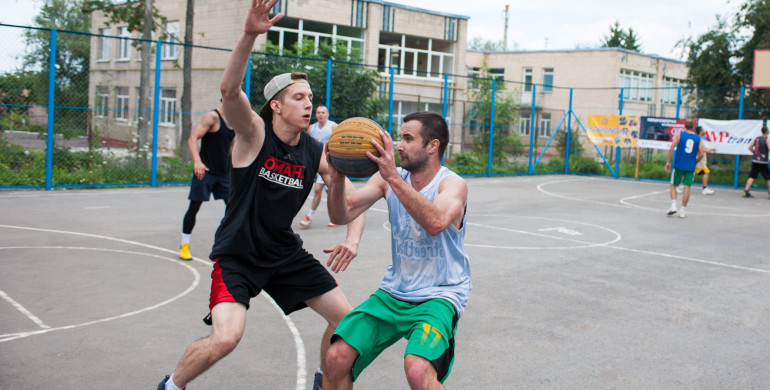 Баскетболістів Рівненщини запрошують взяти участь у FCA West Streetball League