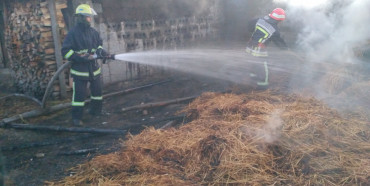 На Володимиреччині сталася пожежа: згорів стіг соломи
