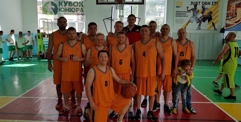 Депутати Рівненської міської ради стали найкращими баскетболістами в області