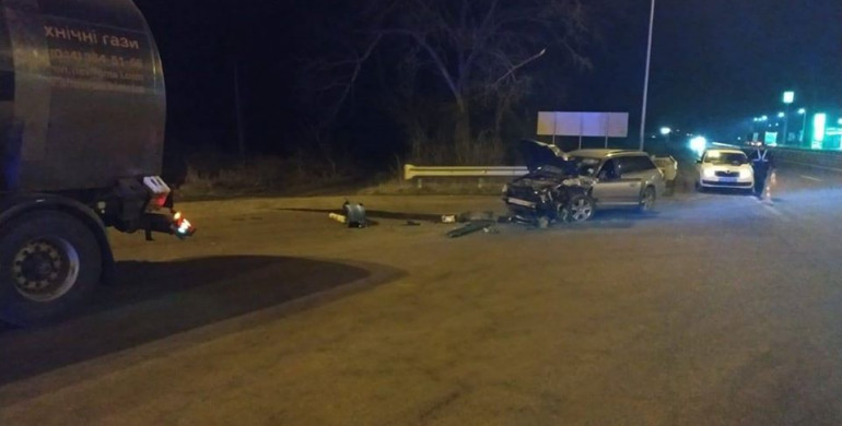 На Рівненщині зіткнулись легковик і вантажівка: є постраждалі (ФОТО)