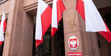 Польща відкрила кордон із Білоруссю та закликала своїх громадян негайно повертатись